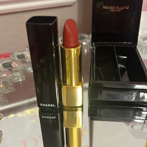 Host pick!♥️Chanel Rouge Allure Velvet Limited Edition Set of 2 - Picture 4 of 11